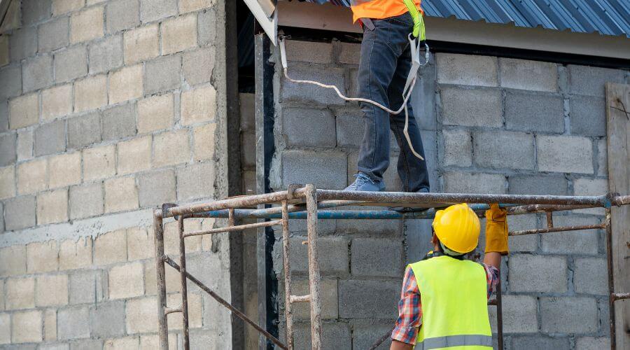 Expert Emergency Roof Repairs services in Eldridge, IA